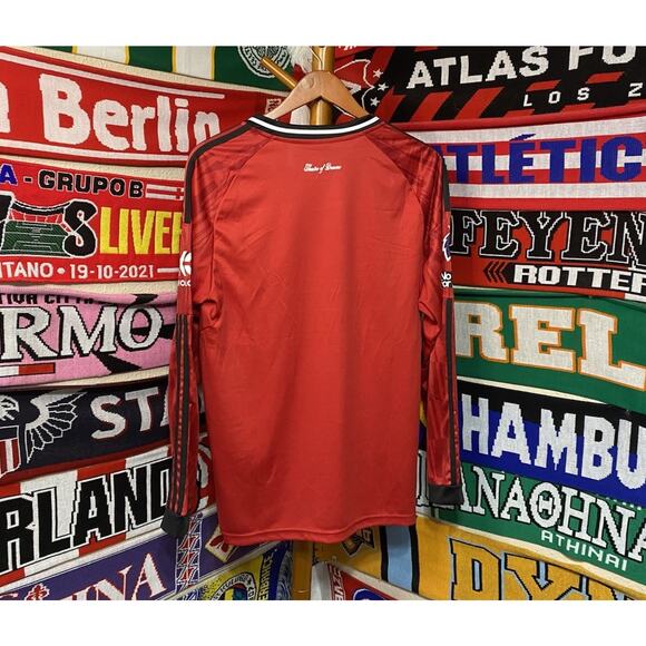 Manchester United | Men’s Medium Home Long-Sleeve Jersey - Picture 7 of 7